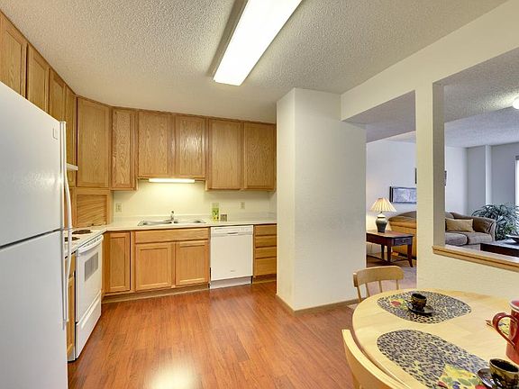 2nd image of 6711 Lake Shore Dr #214