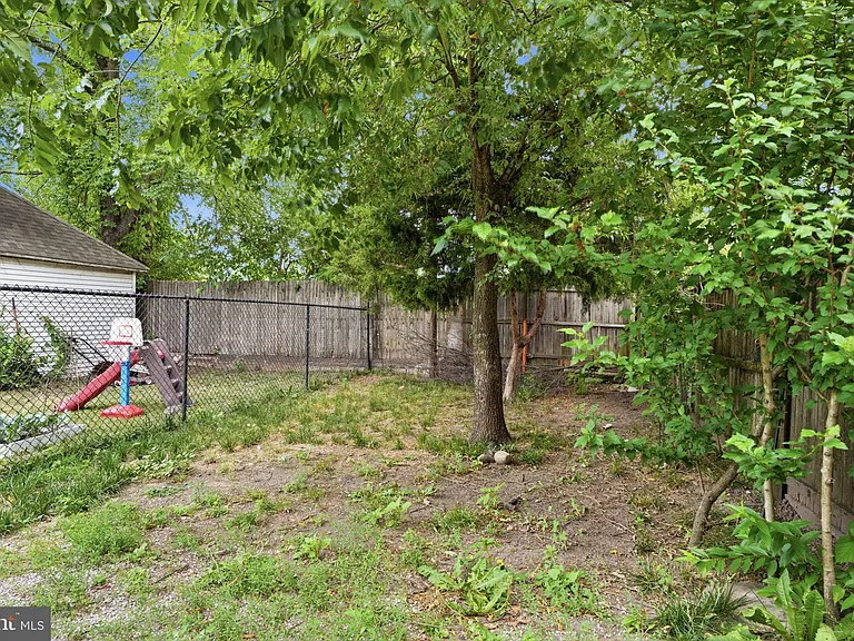 214 Washington St — Photo 31