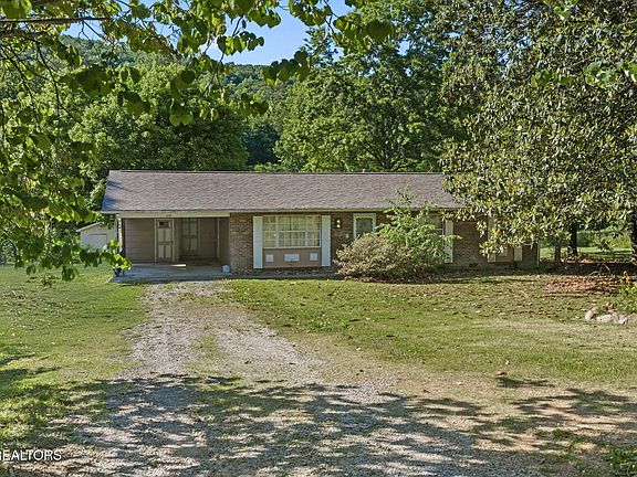 3rd image of 369 Back Valley Rd