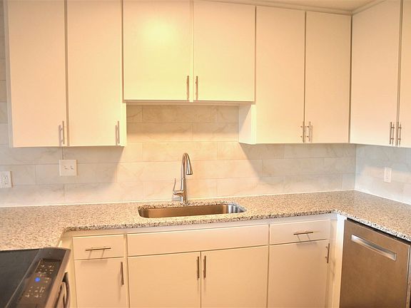 3rd image of 1855 Valgreen Ln