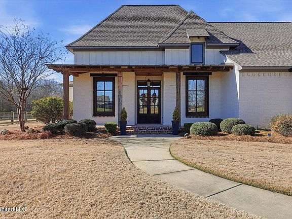 4th image of 127 Crossview Pl