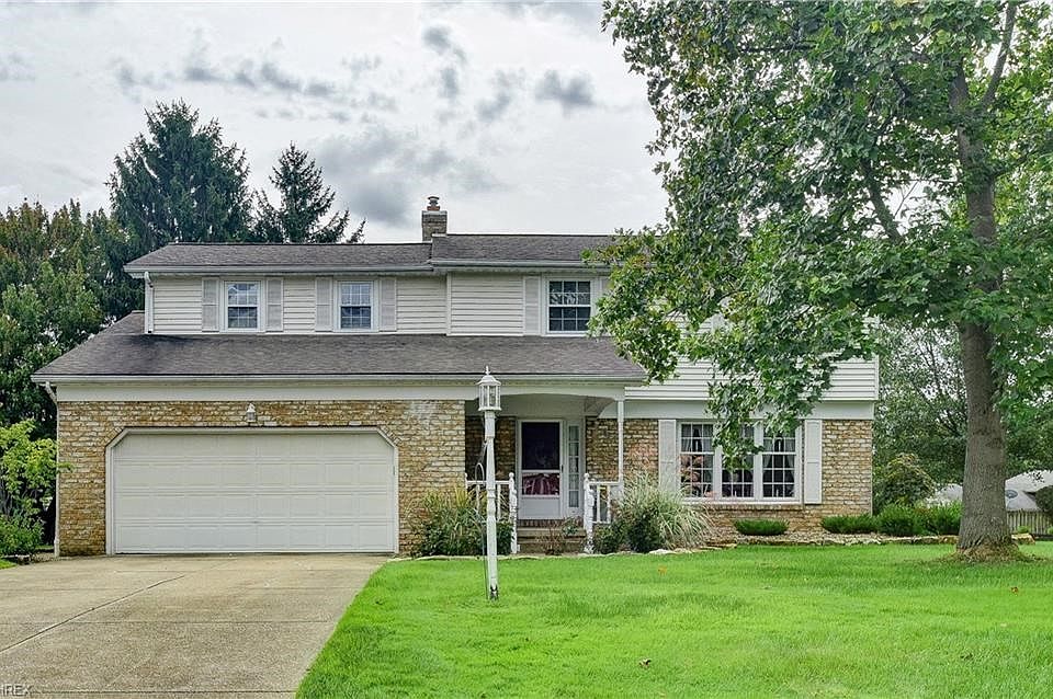 Welcome to 105 Creston Dr. Well Maintained 4 Bedroom, 2 1/2 Bath Colonial.