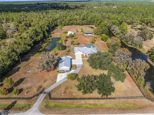 9851 Merle Dr, North Fort Myers, FL 33917