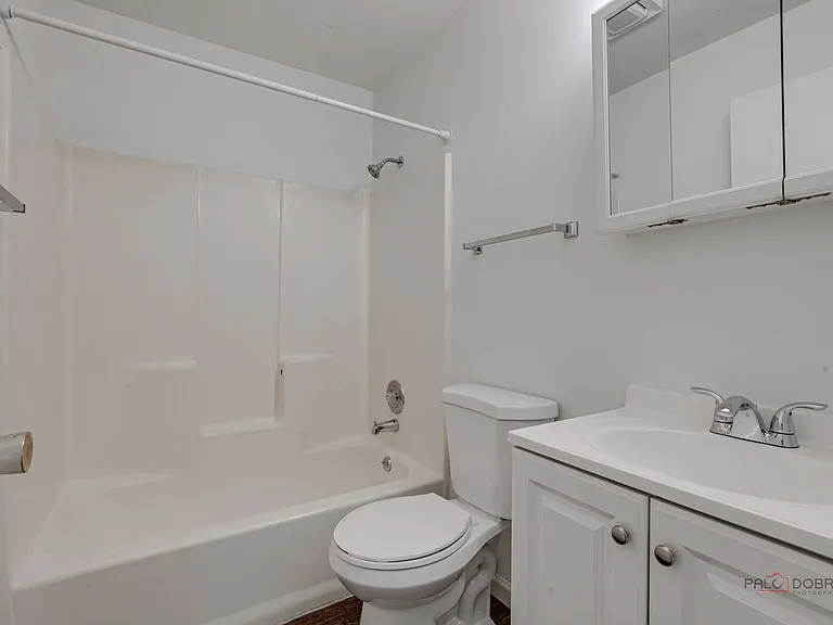 Hawthorne Glen Apartments — Photo 14