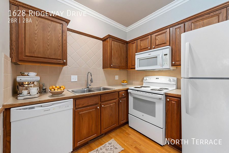 1st image of 1628 Ridgeway Dr