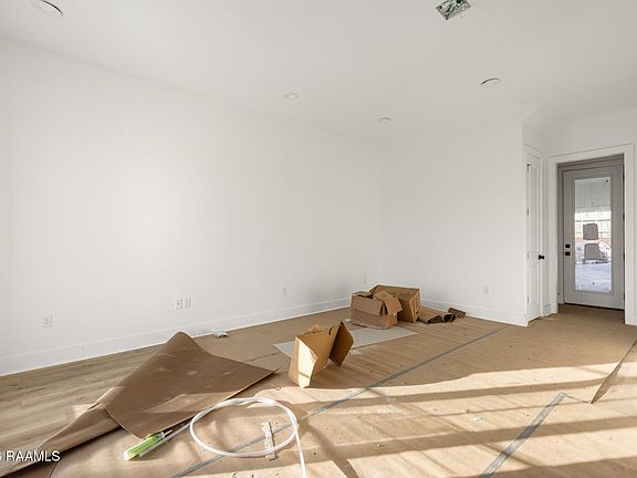 4th image of 805 Broyles Ln #103