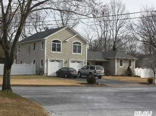 23 Erie St, Port Jefferson Station, NY 11776