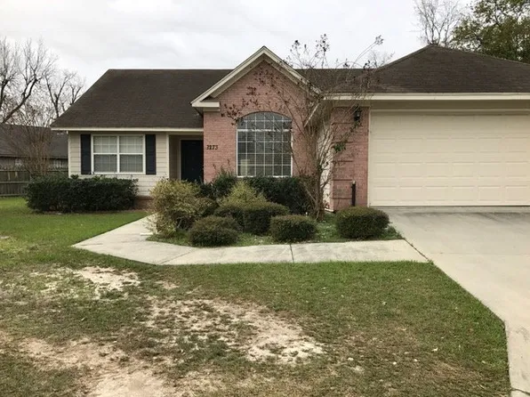 3273 Oak Garden Dr, Valdosta, GA 31605