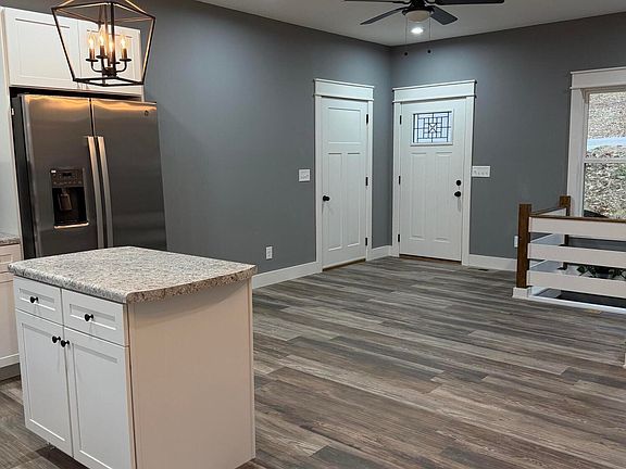 4th image of 131 Lynn Dr