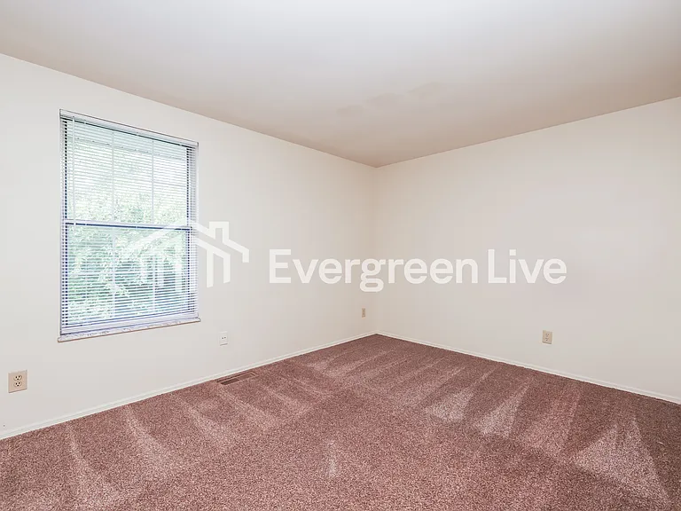 8021 Mount Hood Dr — Photo 13