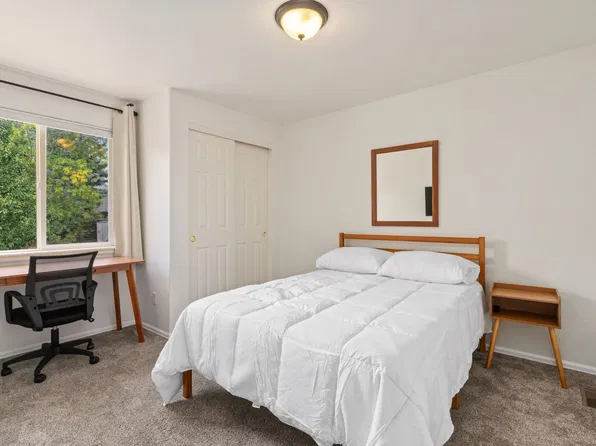 7039 Woodrow Dr, Fort Collins, CO 80525