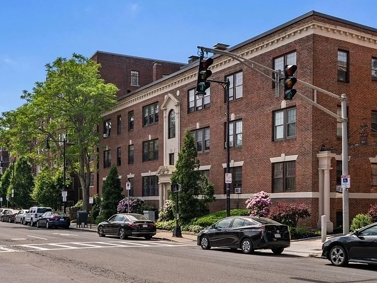 1981N-C Ommmonwealth Ave #A — Photo 13