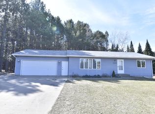 32930 Hilary Cir NE, Cambridge, MN 55008