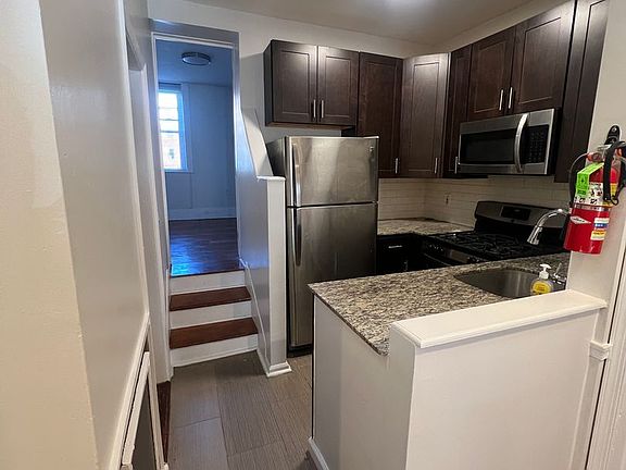 3rd image of 133-139 Northampton St #2L