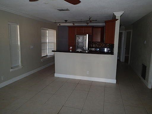 3rd image of 10380 Boynton Place Cir