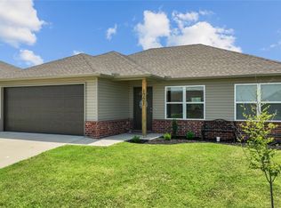 1721 Greenbank Dr, Centerton, AR 72719