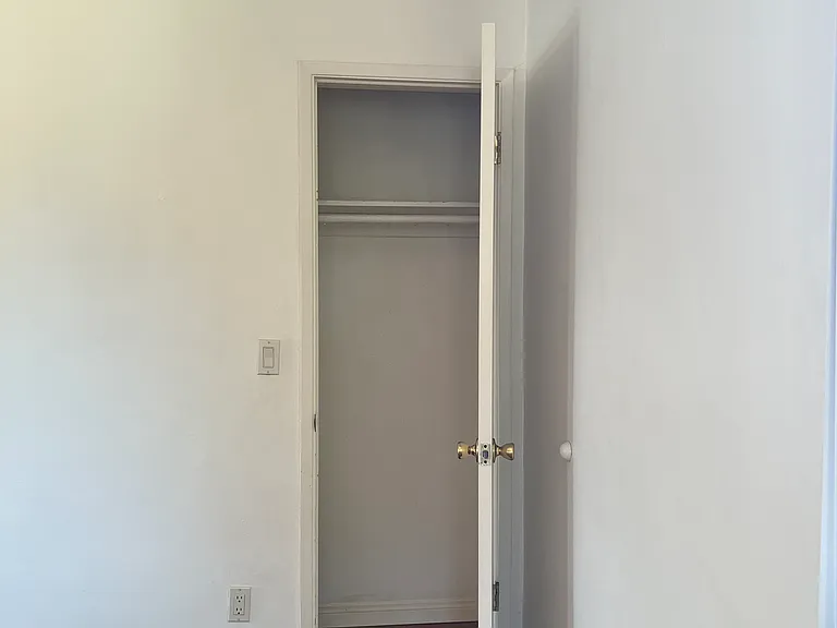 4837 Brighton Ave — Photo 7