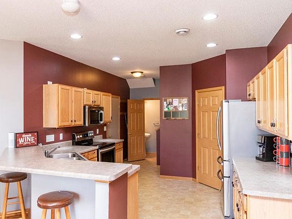 4th image of 5992 Sandcherry Pl NW