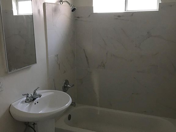 4th image of 1245 1/2 N Loma Vista Dr
