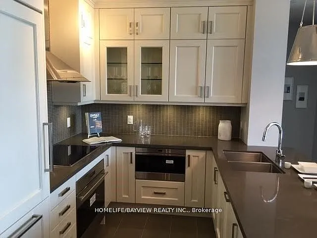 9 Stollery Pond Cres #207 — Photo 4