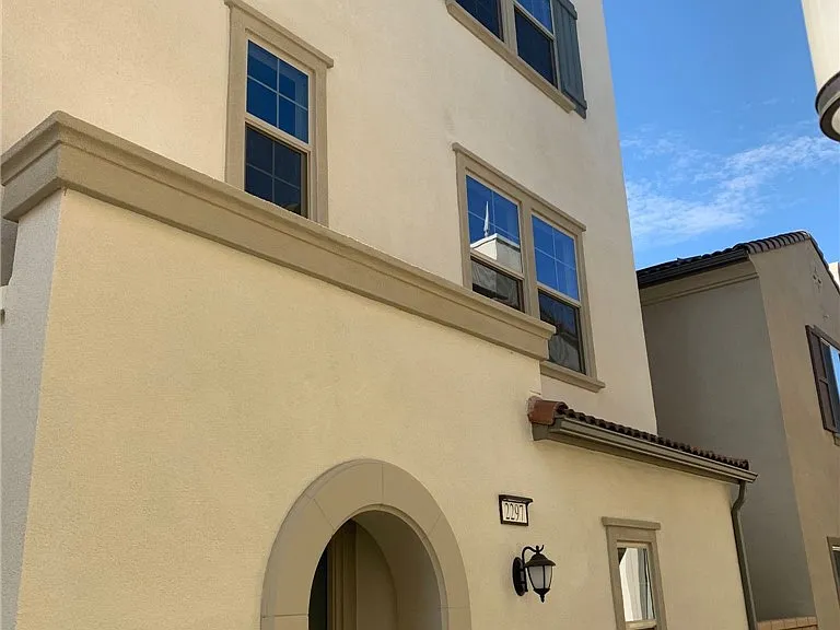2297 Strawberry Ct — Photo 1