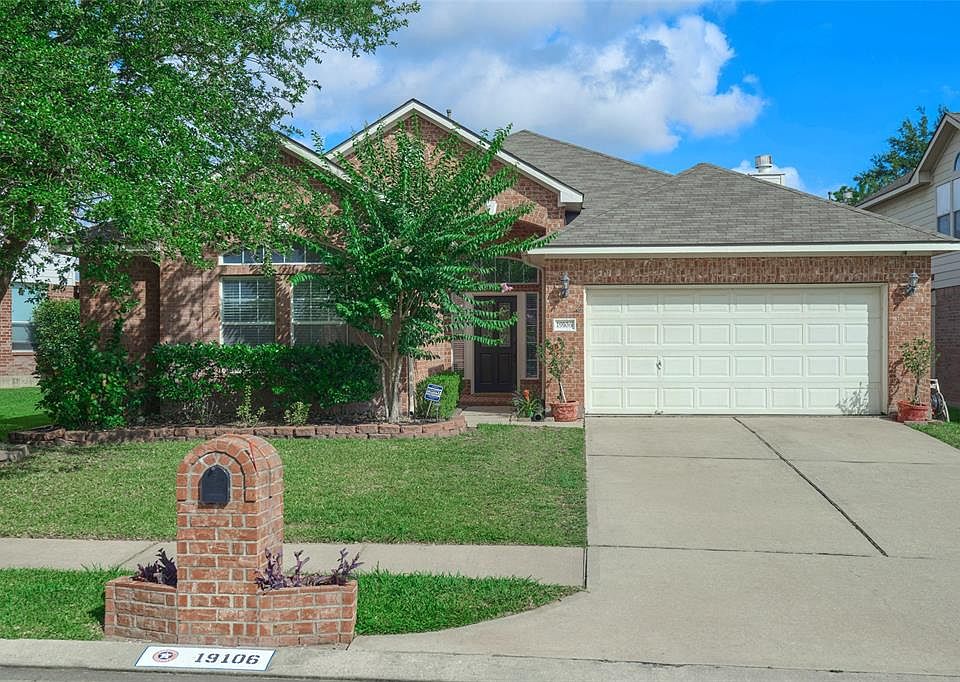 1st image of 19106 Crescent Pass Dr