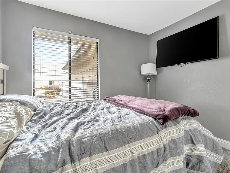 1060 Saint Andrews Dr — Photo 20