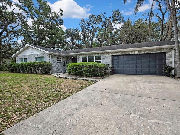 215 Deer Park Ave, Temple Terrace, FL 33617