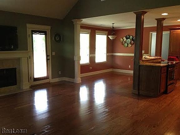3rd image of 3338 Willow Lake Cir