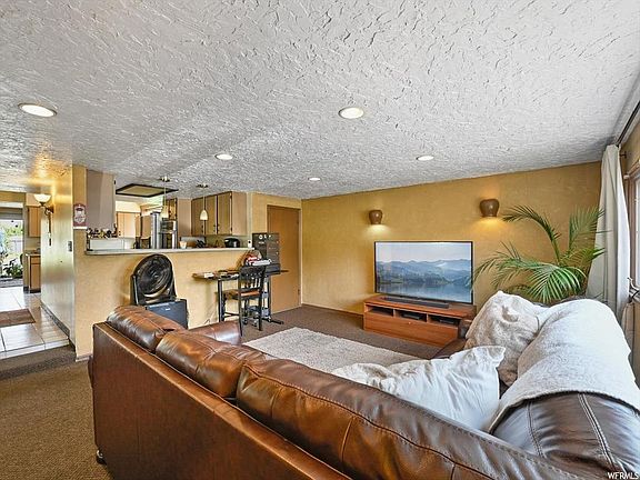 4th image of 1649 W Conifer Way
