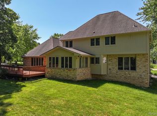 1143 Kings Carriage Rd, Grand Blanc, MI 48439