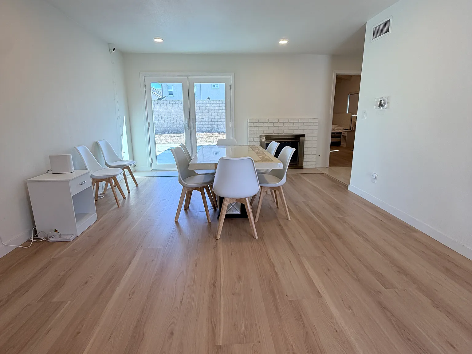 4 bed, 1390 sqft, $4,800 — Photo 4