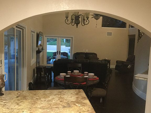 family room w/fireplace