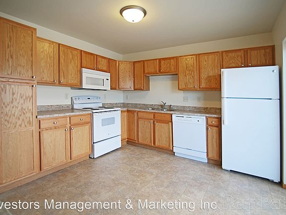4th image of 2031 33rd St NW #109