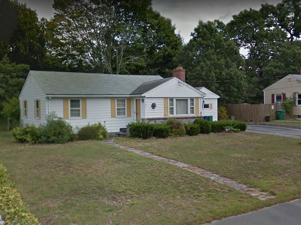 1st image of 142 Fairfax Dr