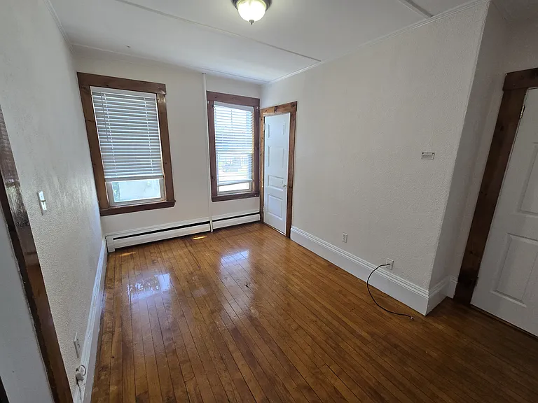 32 Railroad Ave #8 — Photo 4