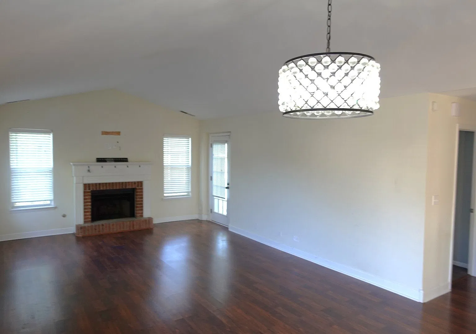 3 bed, 1427 sqft, $2,775 — Photo 3
