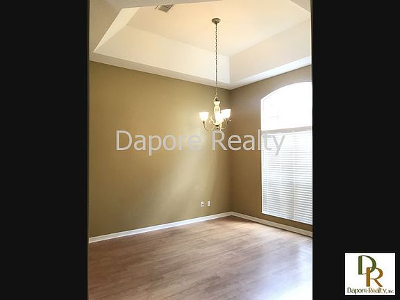4th image of 334 Savannah Holly Ln