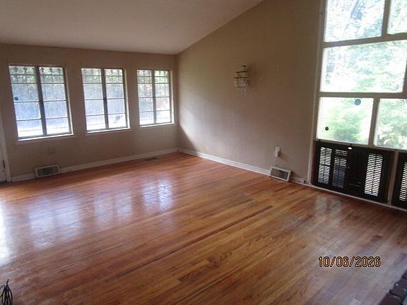 2nd image of 1144 Benjamin Ave