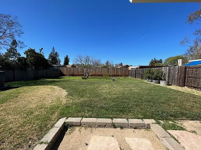 2593 Yajome St — Photo 13