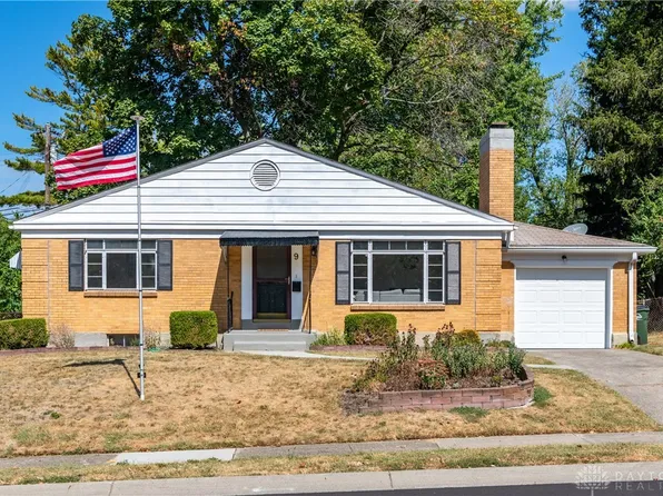 9 Foxridge Dr, Dayton, OH 45429