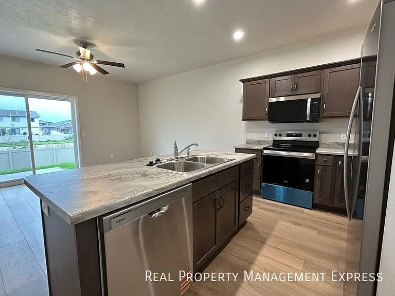 9652 W Tunis Dr — Photo 3
