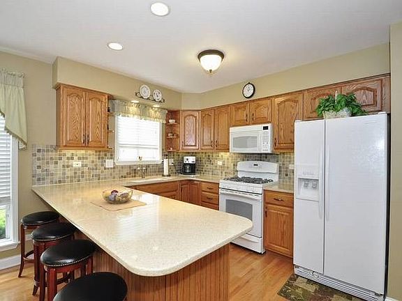 5th image of 3207 Hampshire Ln