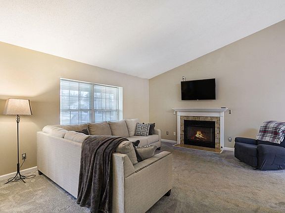 3rd image of 6770 Beech Creek Ct