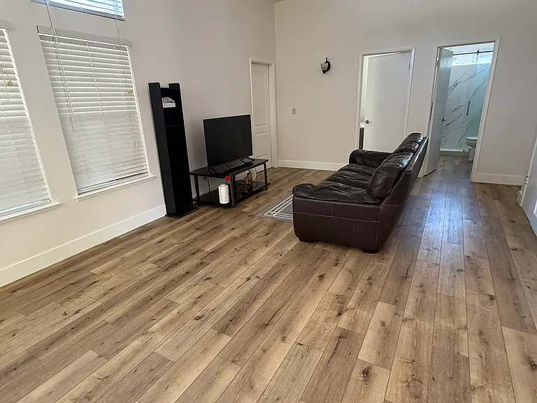 7698 N Dearing Ave — Photo 4
