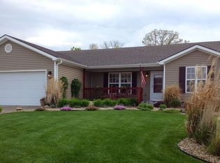 409 Highland Ridge Dr, Manhattan, KS 66503