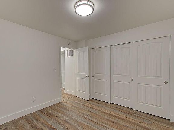 4th image of 863 E 200 S APT 3