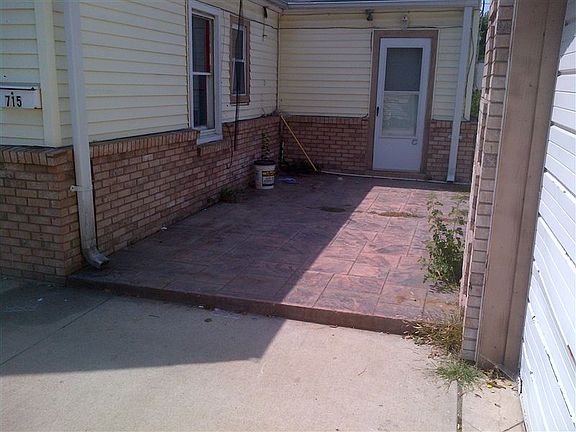 Pontiac-20120824-00037