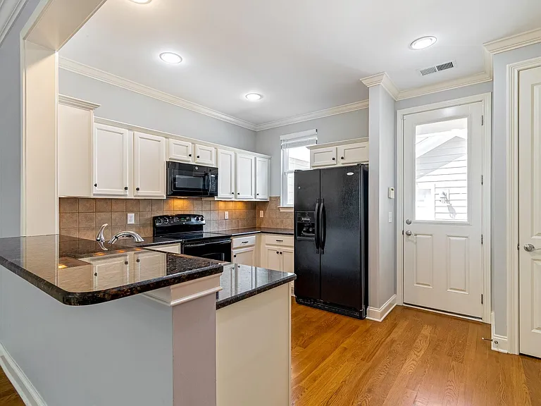 318 Byron Way — Photo 16