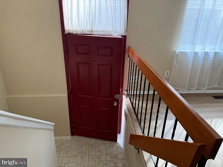 9388 Neil Rd #B — Photo 31
